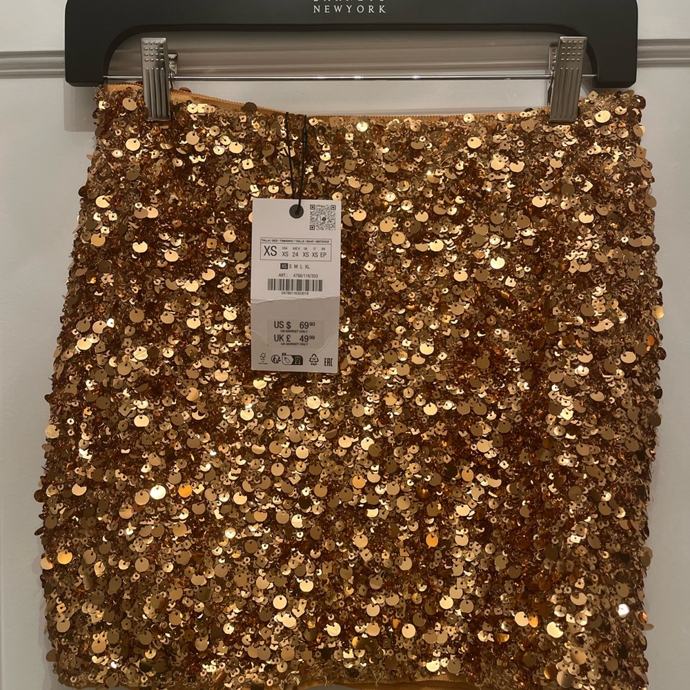 Zara Sequin Mini Skirt Gold . NWT